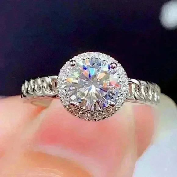 New 925 Silver Sim. Diamond Ring - Picture 2 of 8